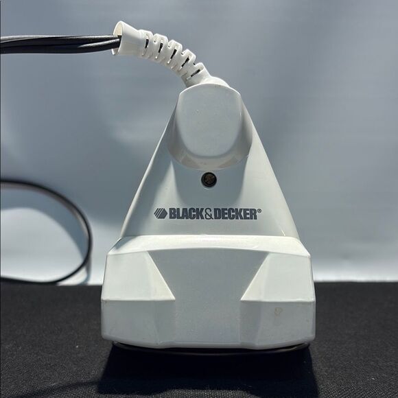 Black & Decker QuickPress Iron in Gray and White - Picture 4 of 6